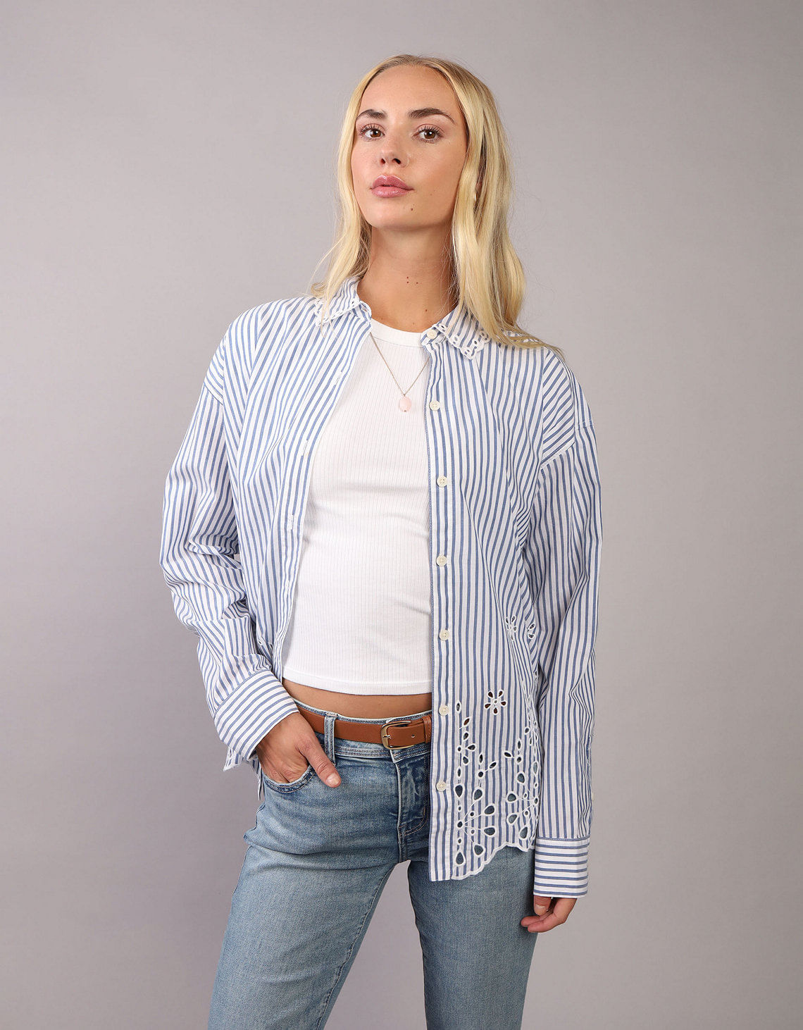 Camisa con Bordado Ae