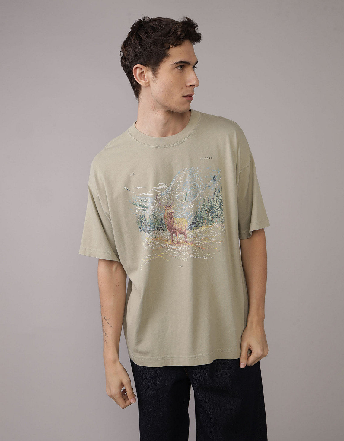 Camiseta Gráfica Oversize Ae