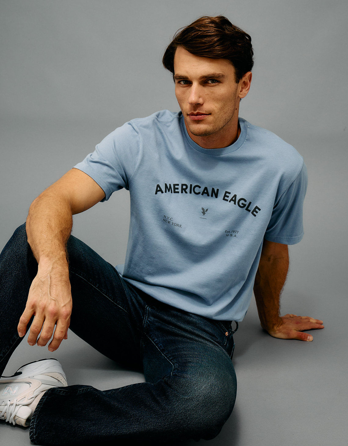 Camiseta gráfica con logotipo icónico Ae