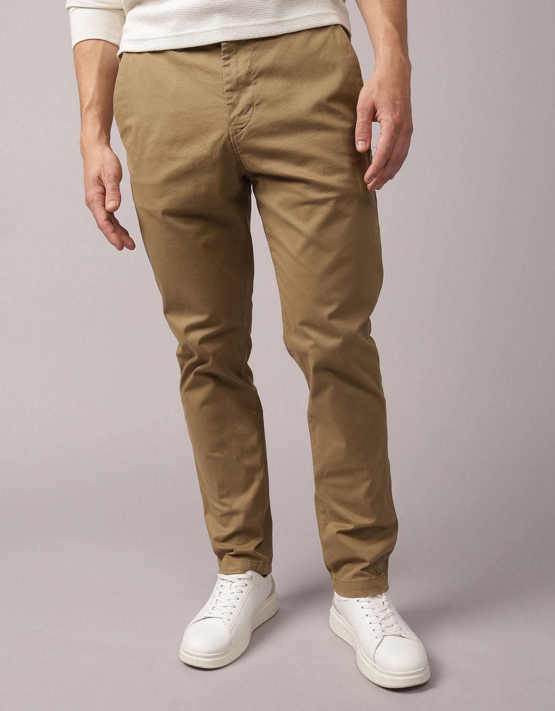 Pantalón Slim Chino Lived-In Ae