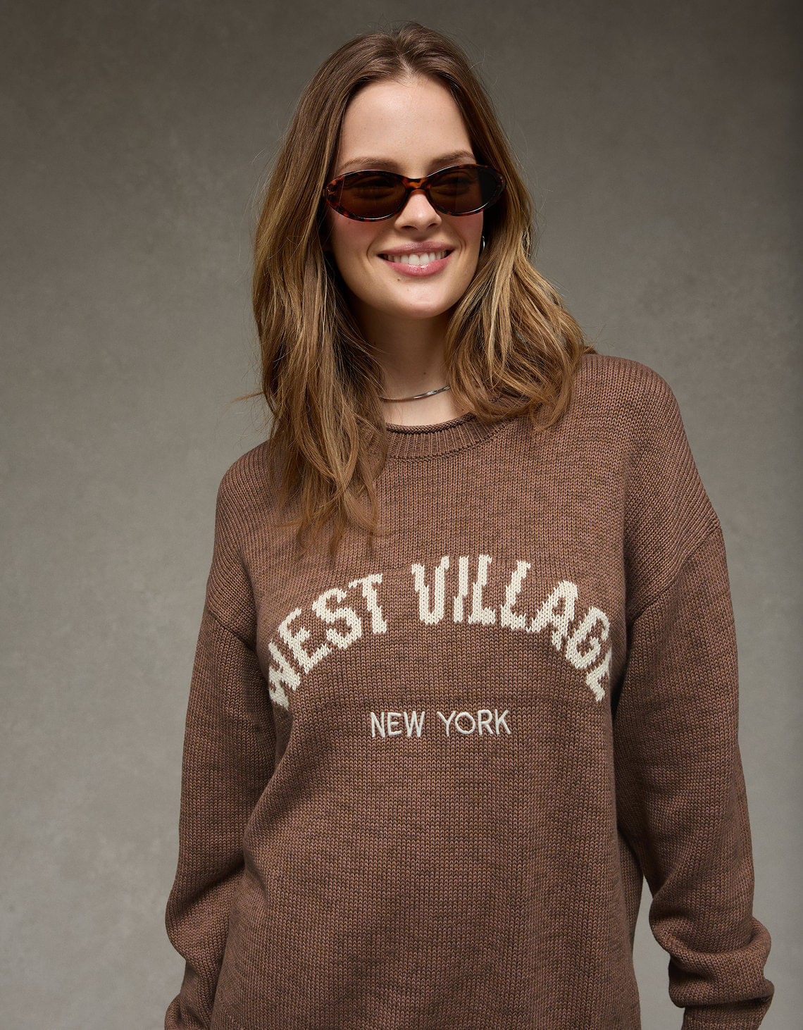 Suéter tejido oversized con gráfico Ae