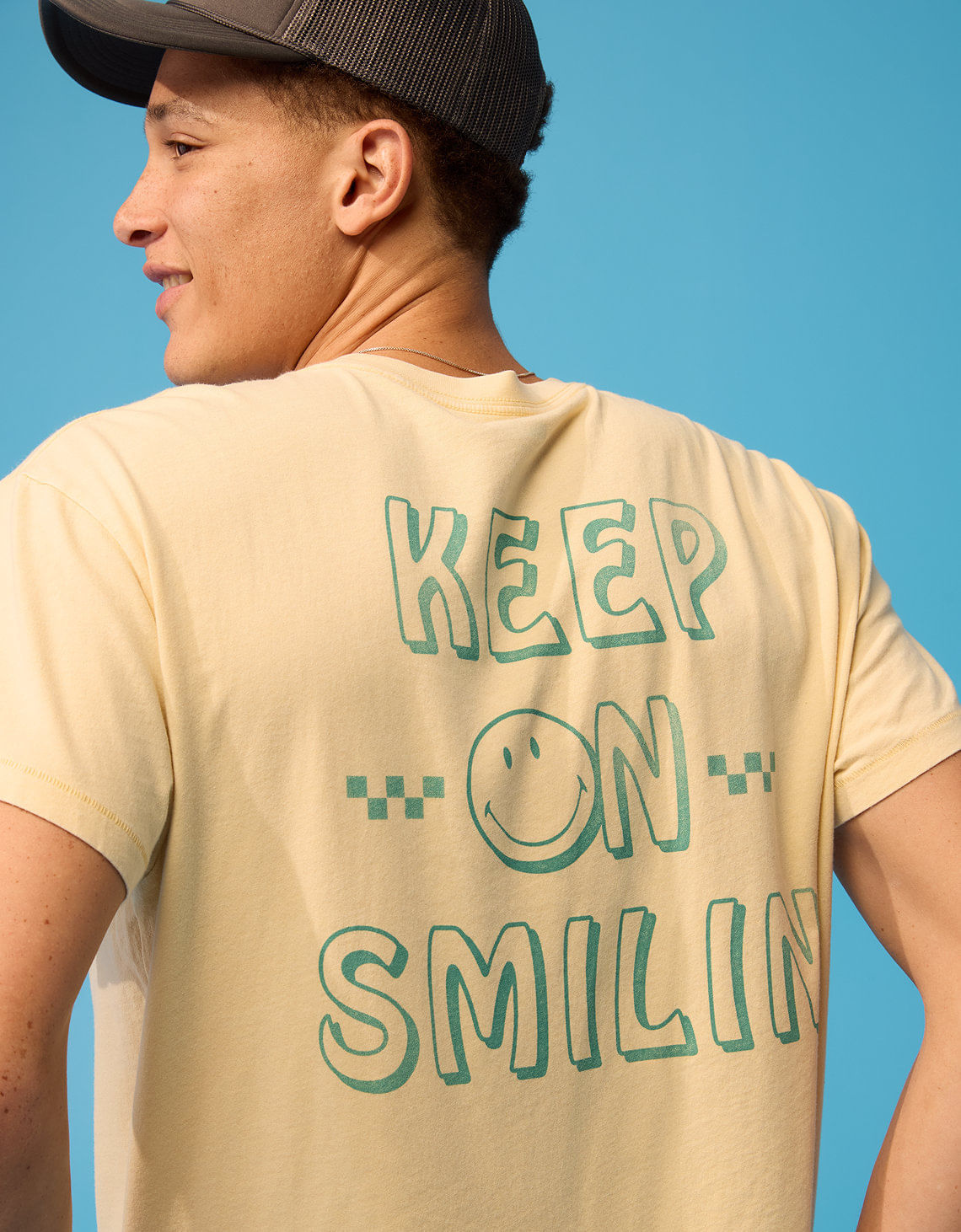 Camiseta gráfica Smiley Ae