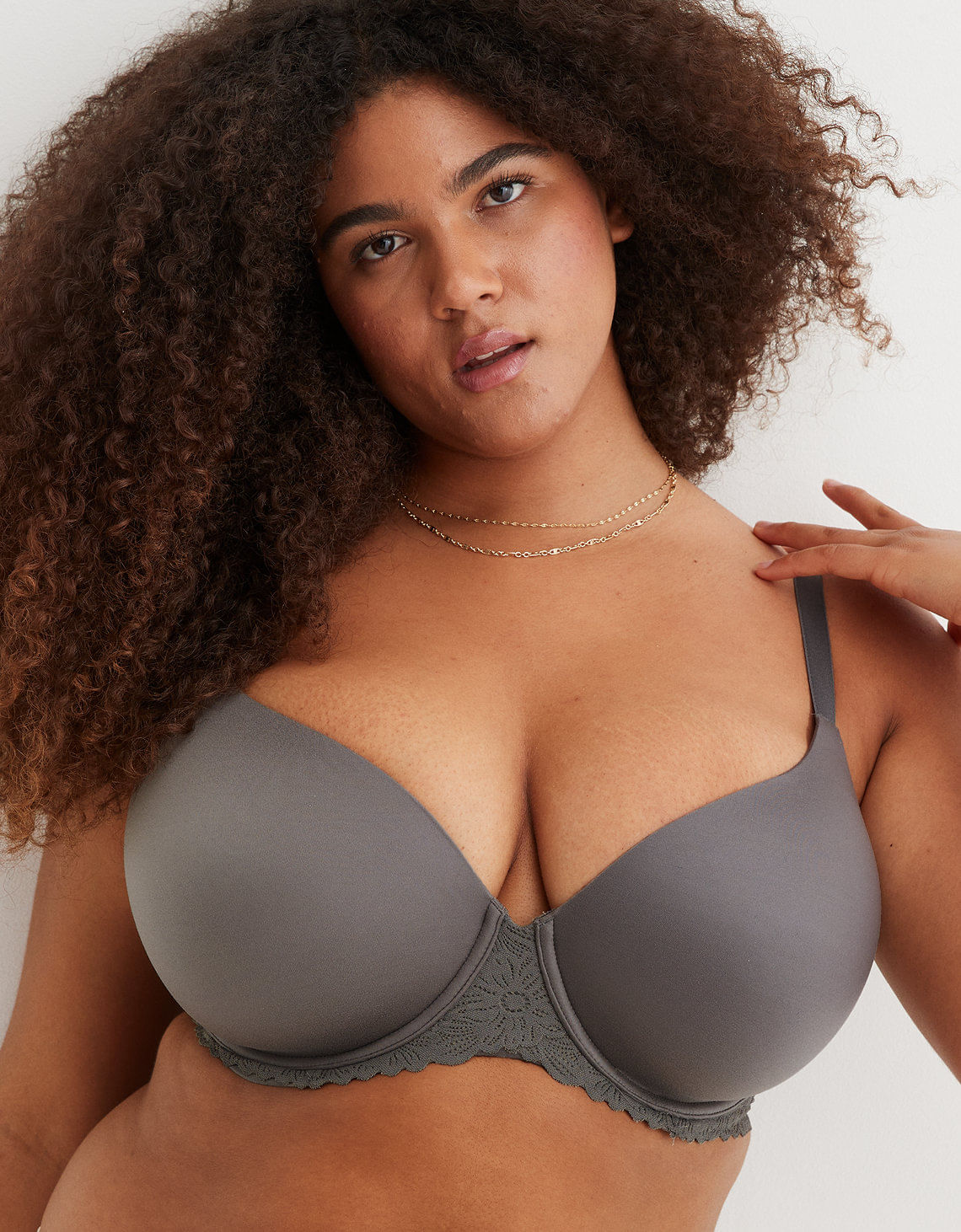 Bra Aerie Real Sunnie con total cobertura con ribete de encaje y flores