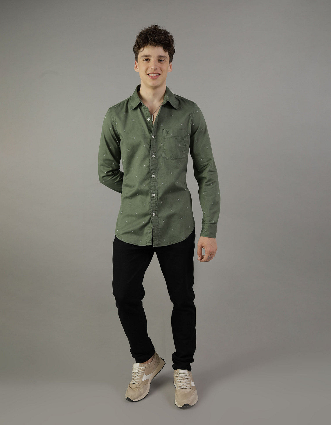 Camisa AE Slim fit con botones