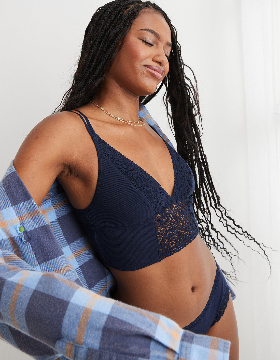 Bralette Aerie bordado con silueta triangular