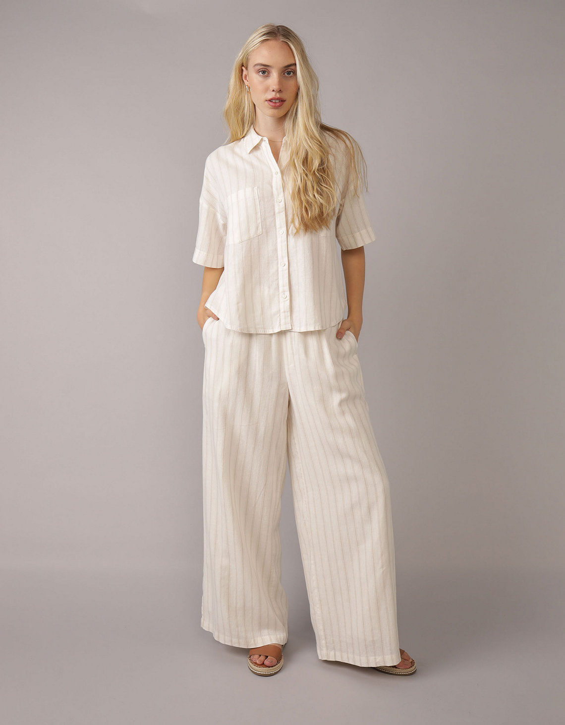 Camisa de manga corta con botones de mezcla de lino.