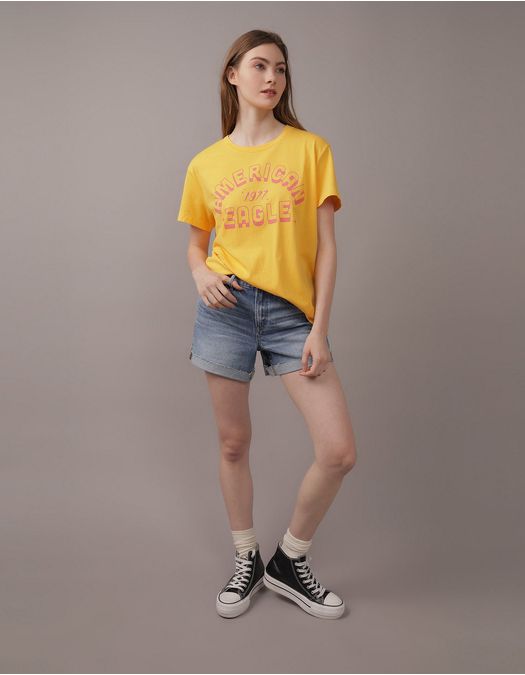 Camiseta AE gráfica con corte ajustado