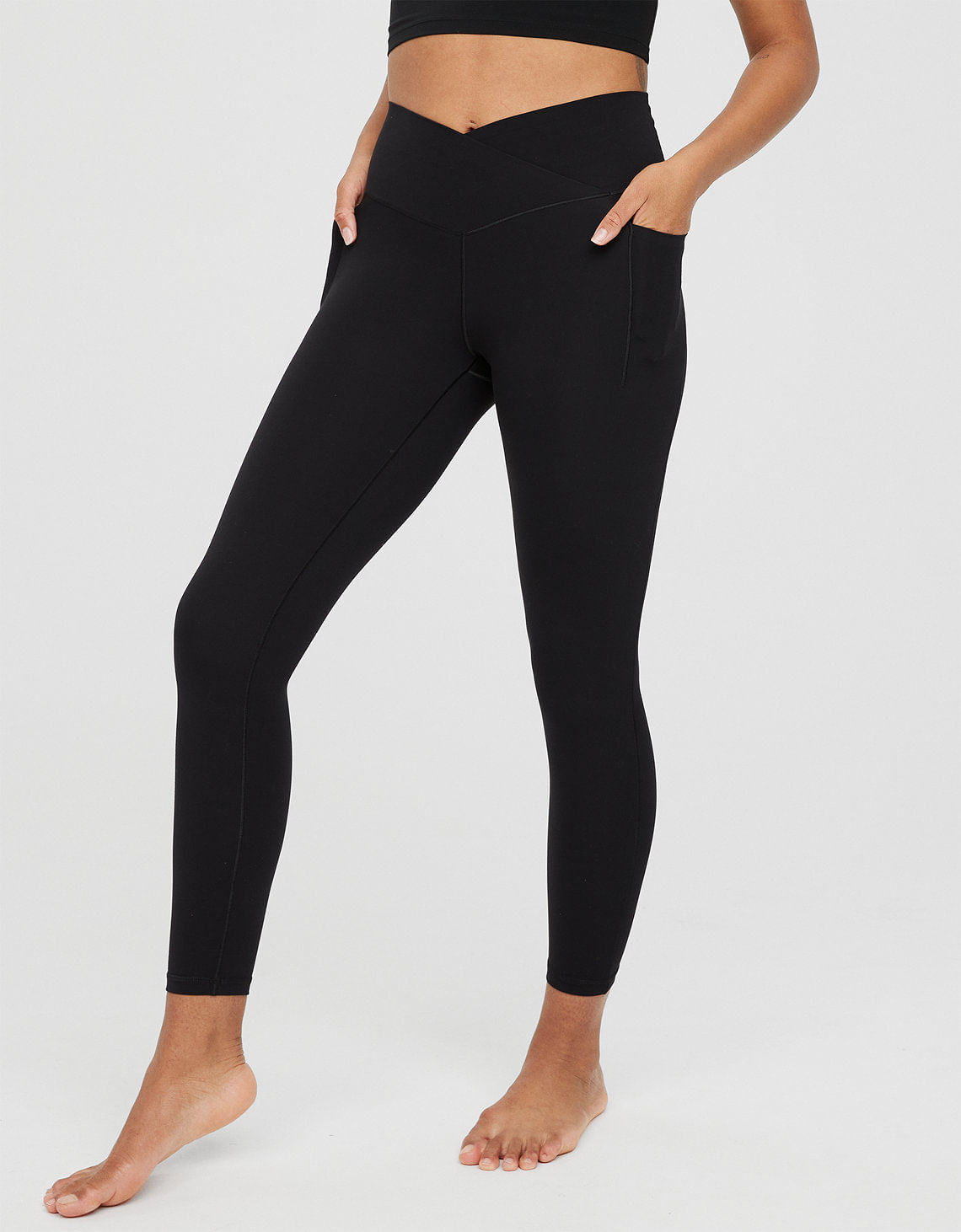 Legging de cintura alta con bolsillos y cruce de cintura de Offline by Aerie Real Me Xtra