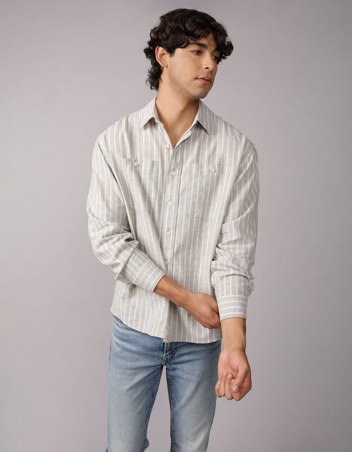 Camisa abotonada relajada de lino mezclado Ae Everyday