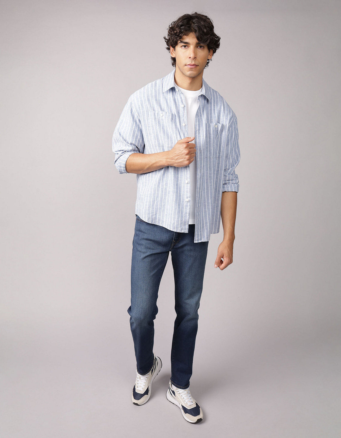 Camisa abotonada relajada de lino mezclado Ae Everyday